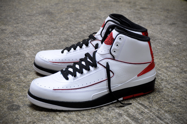 Air Jordan 2 White / Black - Varsity Red